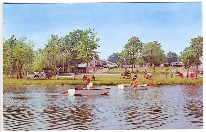 Riverhead Long Island NY Riverhead Motel Rowboats Postcard