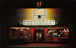 Ilwaco Washington birds eye view Red's Restaurant at night vintage pc Z23314