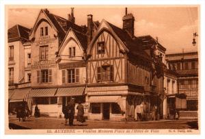 1477  France Auxerre Vicillles maisons Place de l'Hotel de Ville