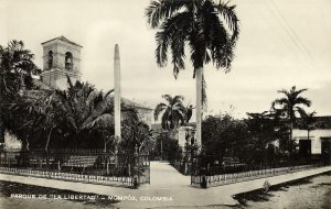 colombia, MOMPÓS, Parque de La Libertad (1930s) RPPC Postcard