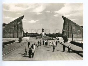 241470 GERMANY BERLIN Soviet memorial TREPTOW Old postcard