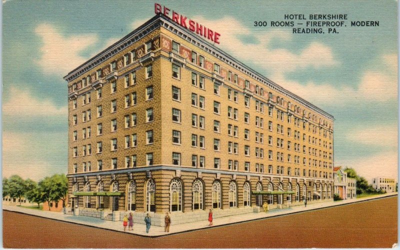 2 LINEN  Postcards of  READING, PA  BIRDSEYE View & HOTEL BERKSHIRE c1940s