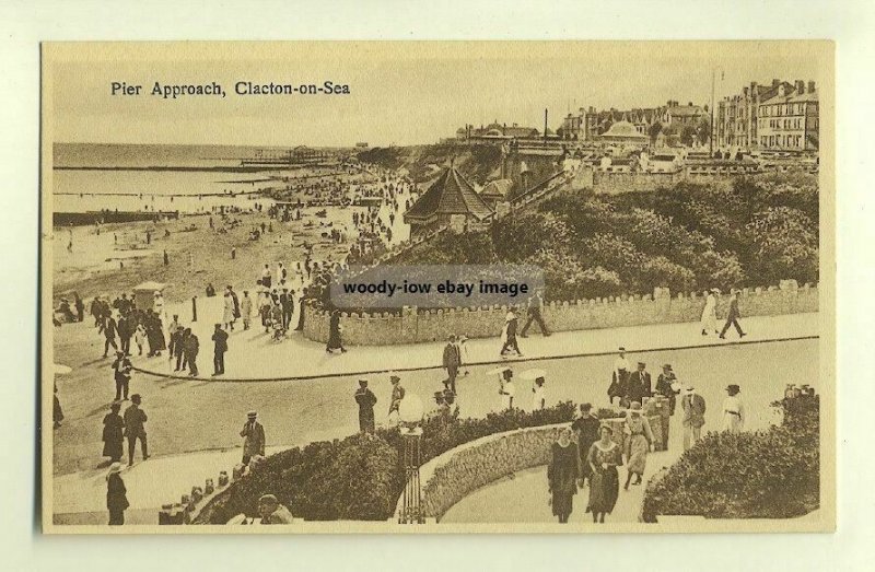 tp3409 - Pier Approach , Clacton-on-Sea , Essex - postcard 