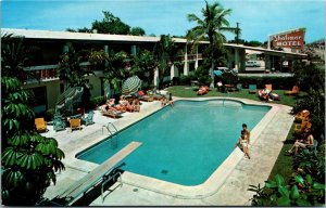 Postcard FL Miami Shalimar Motel Swimming Pool Classic Cars Palm Trees 1960s K16