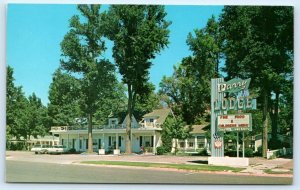 KANAB, UT Utah ~ Roadside PARRY LODGE c1960s Cars Kane County Postcard