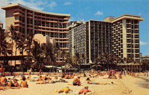 Waikiki Beach, Hawaii ROYAL HAWAIIAN Outrigger Surfrider Hotels Vintage Postcard