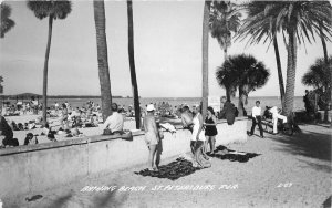 St Petersburg Florida Bathing Beach L-67 1940s RPPC Photo Postcard 21-9435