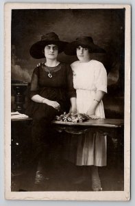 RPPC Mother And Daughter Studio Portrait Real Photo Postcard L27