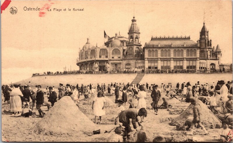 Postcard Belgium Ostende La Plage et le Kursaal - beach scene