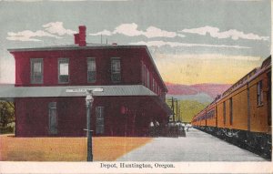 Huntington Oregon Train Station Vintage Postcard AA21454