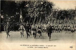 CPA  Militaire - Fetes de la Victoire a Paris - Les Fusilliers Marins  (696072)