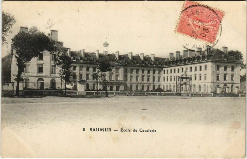 CPA SAUMUR Ecole de Cavalerie (979026)