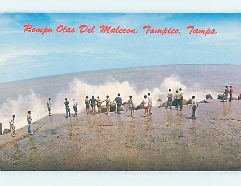 Pre-1980 PEOPLE WATCH CRASHING WAVES Tampico - Tamaulipas Mexico F5812