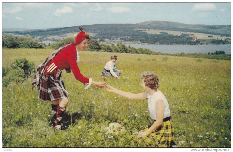 Scottish-Dressed Lassies, ANTIGONISH, Nova Scotia, Canada, 40-60´s