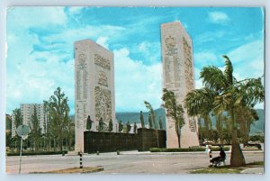 Caracas Venezuela Postcard Monumento to Venezuela's Heroes 1976 Vintage