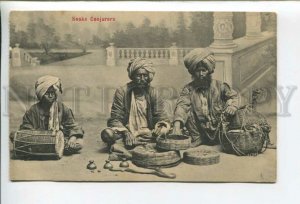 432772 Singapore snake charmers Vintage postcard