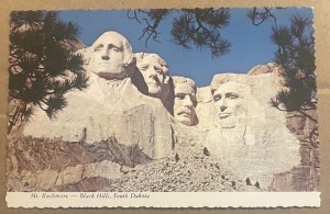 VINTAGE UNUSED  POSTCARD  MT. RUSHMORE, BLACK HILLS, SOUTH DAKOTA