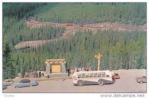 Classic Cars, Bus, Yoho National Park, British Columbia, Canada, 40-60´s