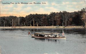 D19/ Muscatine Iowa Ia Postcard c1910 Launching Party Boat Mississippi River