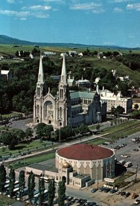 CONTINENTAL SIZE POSTCARD AERIAL VIEW BASILICA AND CYCLORAMA ST. ANNE DE BEAUPRE