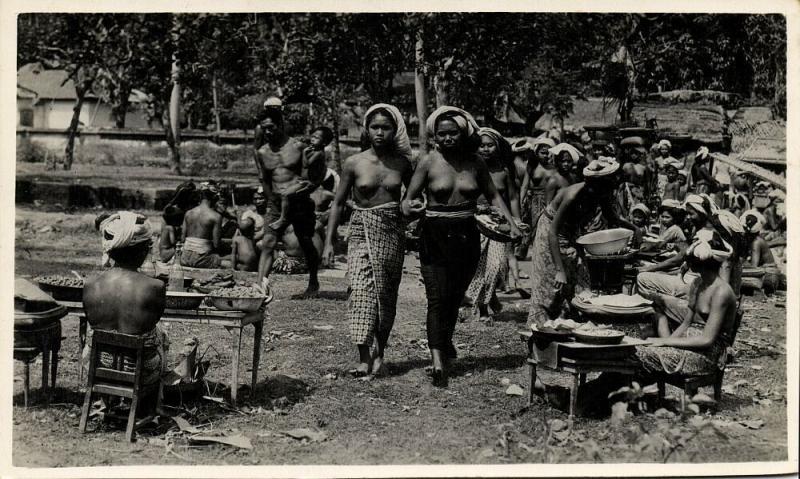 indonesia, BALI, Native Nude Women at the Market (1930s) RPPC