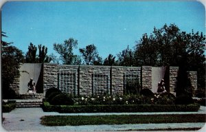 Gardens in Loose Park, Kansas City MO Vintage Postcard C71