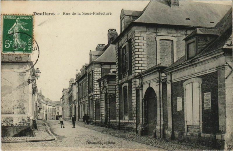 CPA DOULLENS Rue de la Sous-Préfecture (758076)