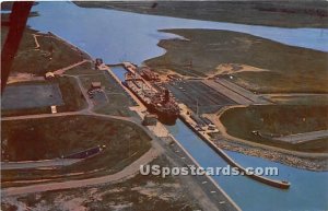 Eisenhower Lock, St Lawrence Seaway - Massena, New York NY  