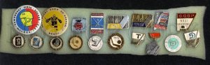 000092 ICE HOCKEY set of 18 different pins #92