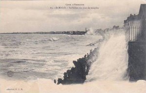 France Saint Malo Le Sillon un jour de tempete