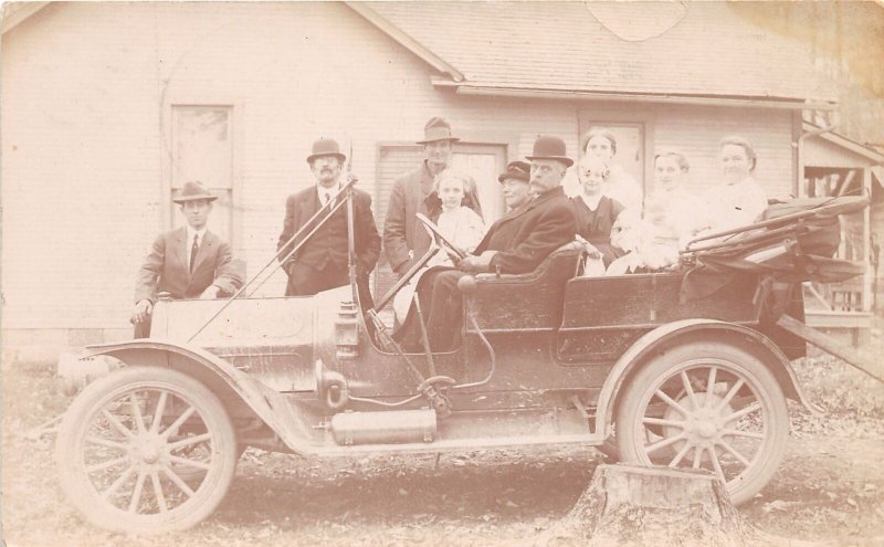 J32/ Interesting RPPC Postcard c1910 Early Automobile Men Family 293