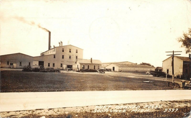 Scottville Michigan~Road by Hart Canned Foods Company~Workers in Door~RPPC 1943 