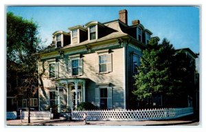 CAMBRIDGE, MA Massachusetts ~ Roadside The BRATTLE INN  c1950s Postcard