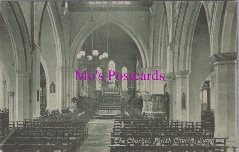 Bedfordshire Postcard - Luton Parish Church, The Chancel  RS38231