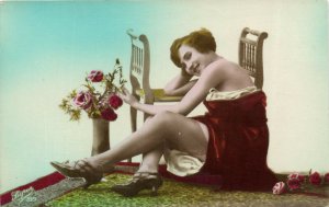 PC CPA RISQUE NUDE LADY IN NEGLIGEE, VINTAGE TINTED REAL PHOTO POSTCARD (b6565)