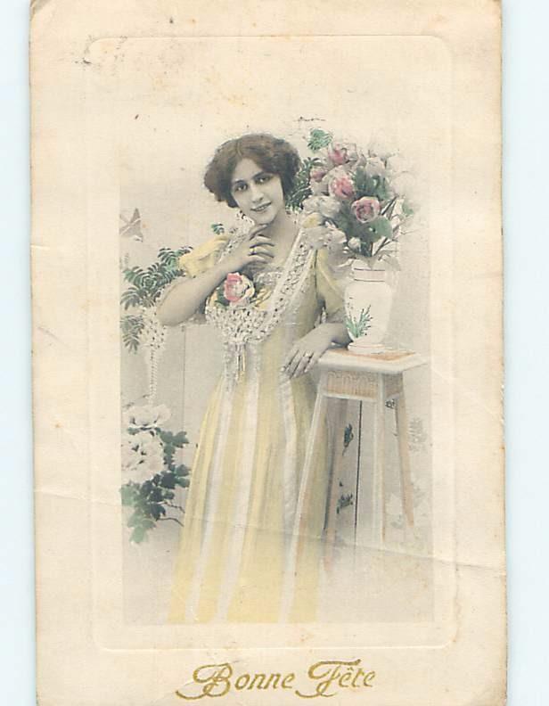 Pre-Linen foreign PRETTY FRENCH GIRL BESIDE ROSE FLOWERS IN ANTIQUE VASE HL7997