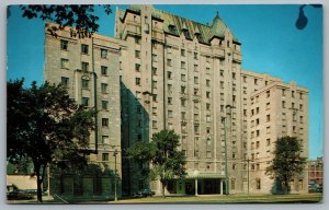 Postcard Ottawa Ontario c1960s The Lord Elgin Hotel View From Street Old Car