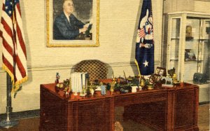 NY - Hyde Park. Franklin Roosevelt Library, President's Desk