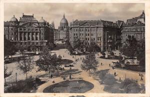 B36068 Budapest Freedoms place  corner cut   hungary