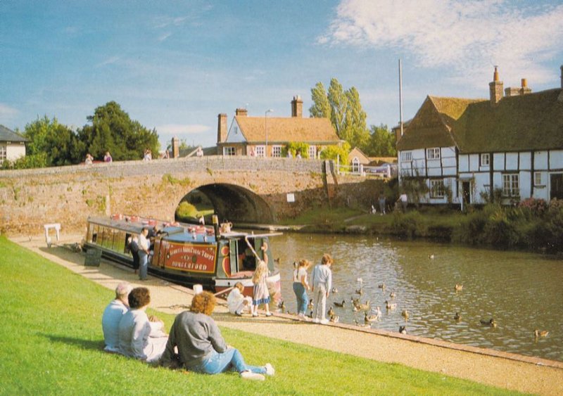 Rose Of Hungerford Kennet & Avon Canal Berkshire Postcard