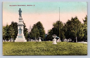 K1/ Medina Ohio Postcard c1910 Soldiers Monument Park 129