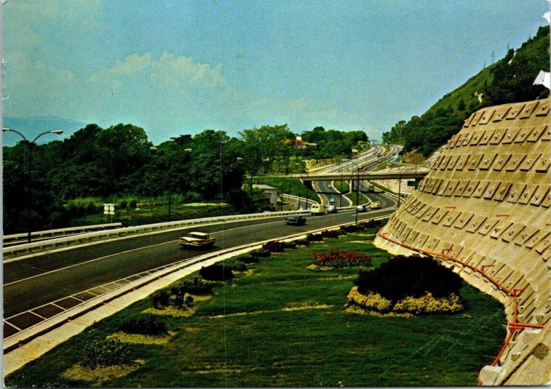 VINTAGE CONTINENTAL SIZE POSTCARD AVENIDA BOYACA IN CARACAS VENEZUELA 1972