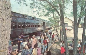 Essex Connecticut Valley Railroad, Train, Waiting Passengers Chrome Postcard