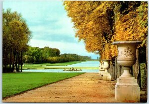M-18599 Perspective of the Green Carpet and the Great Canal Versailles France