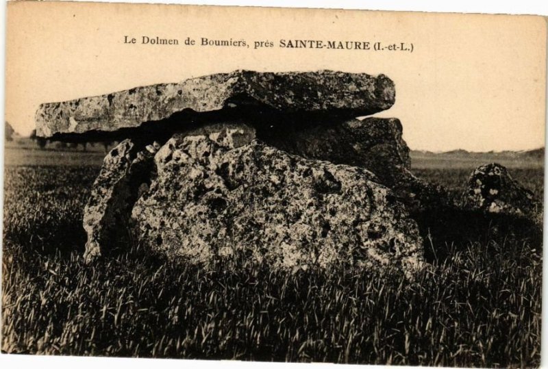 CPA Le Dolmen de Boumiers pres Ste-MAURE (266603)