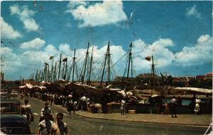 CPM AK Floating Market. in the middle of the Shopping Center CURACAO (660129)