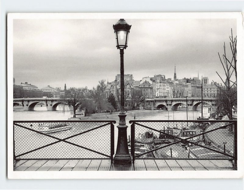 Postcard Le Pont-Neuf et le nouveau Pont des Arts, Paris, France