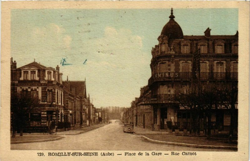 CPA ROMILLY-sur-SEINE Place de la Gare - Rue Carnot (981880)