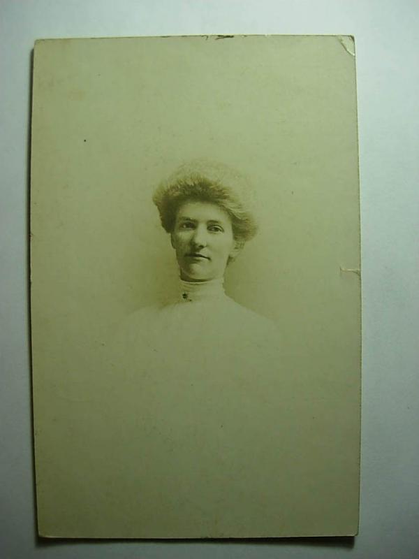 pre-1907 rppc PRETTY LADY PORTRAIT Postcard y8323