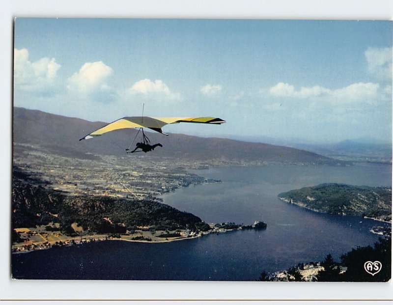 Postcard En deltaplane au Col de la Forclaz, Lac D'Annecy, Talloires, France